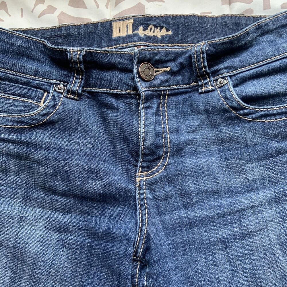 Kut from the Kloth Cropped Wide Leg Demin Jeans - Size 6 (30 x 19) - Picture 3 of 8